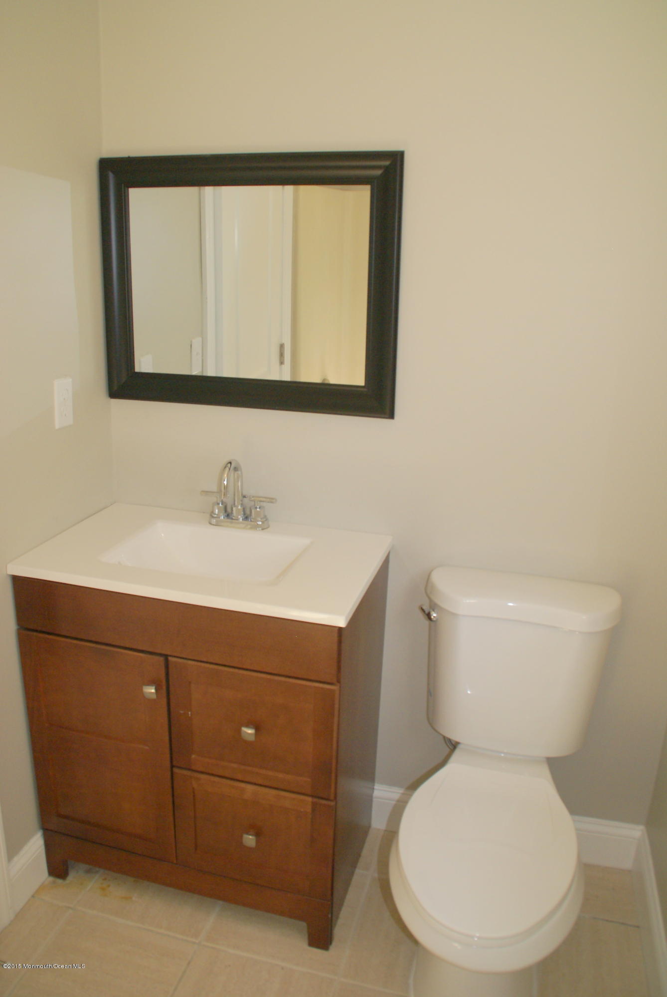 272 Ruth Lane Cliffwood, NJ 07721 - Photo 17 of 31 Full bathroom