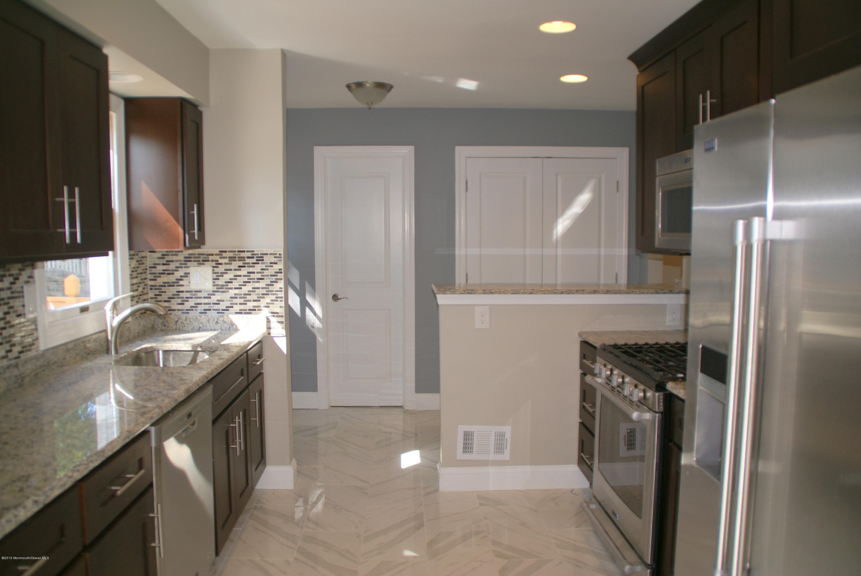 272 Ruth Lane Cliffwood, NJ 07721 - Photo 5 of 31 Kitchen