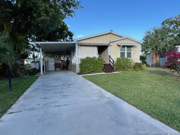 $129,900 | 2555 PGA Boulevard, Unit 180A, Palm Beach Gardens, FL 33410