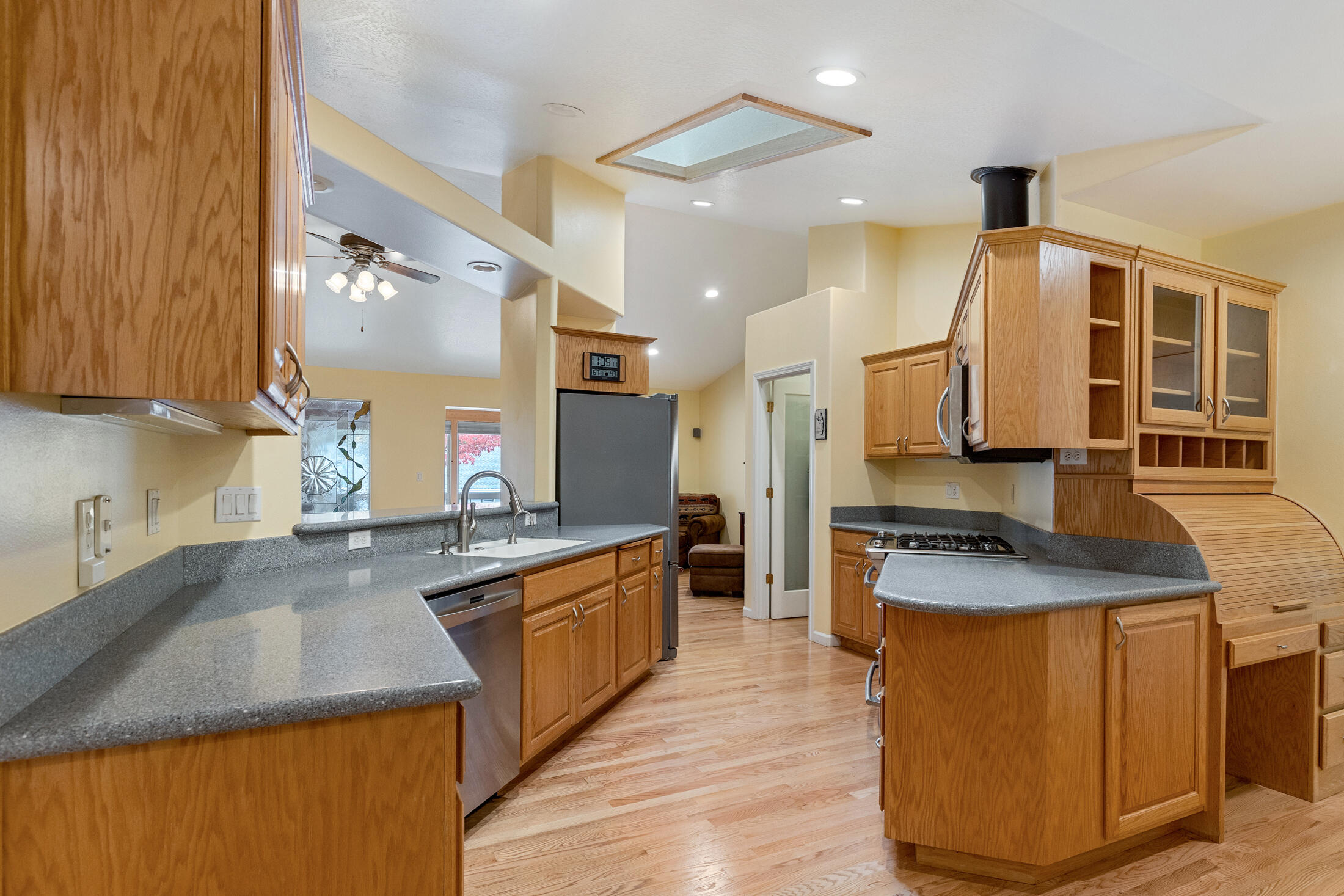 1230 Pleasant Valley Road Merlin, OR 97532 - Photo 12 of 66 0R1A0781