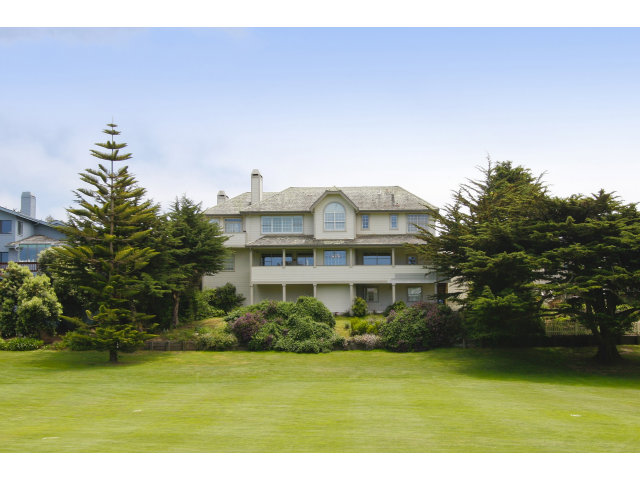 9 Ashdown Place Half Moon Bay, CA 94019 - Photo 20 of 21 a front view of a house with a garden