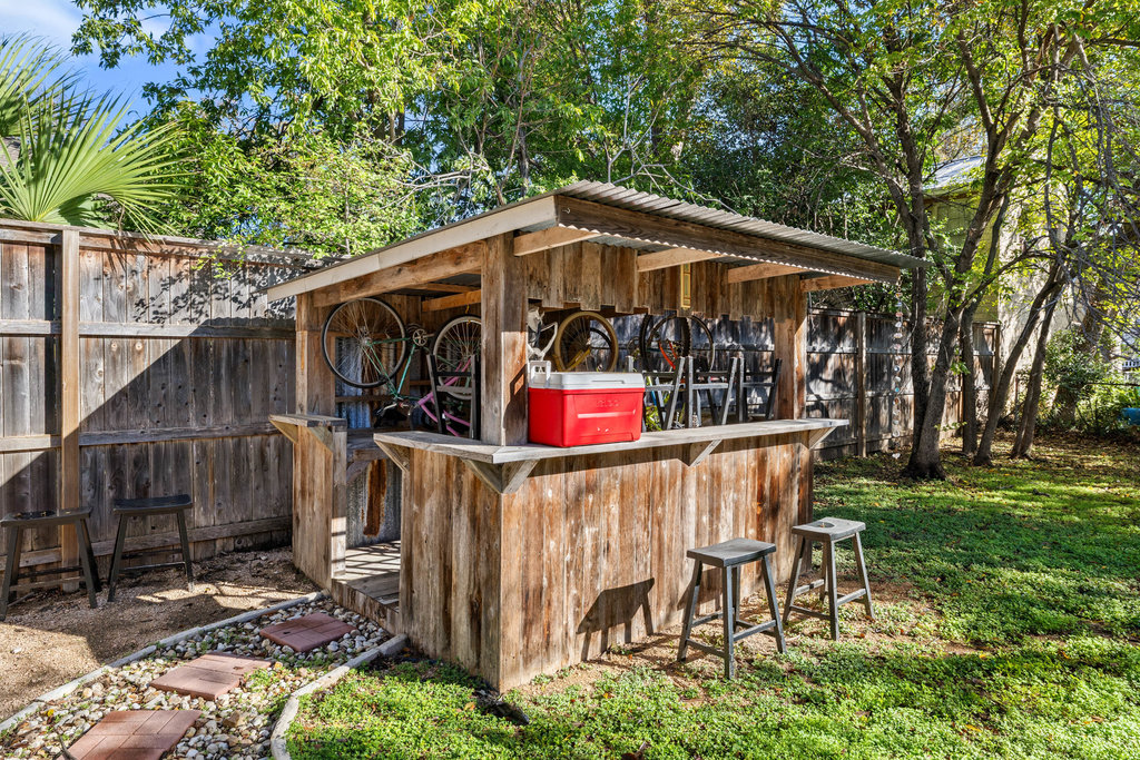 1221 South Austin Avenue Georgetown, TX 78626 - Photo 14 of 19 a view of outdoor space yard and patio