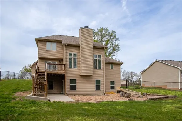 $480,000 | 8 Southeast 230th Road, Warrensburg, MO 64093