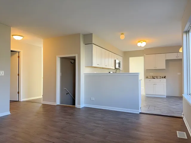 $432,500 | 1183 Moonstone Run, Lake In The Hills, IL 60156