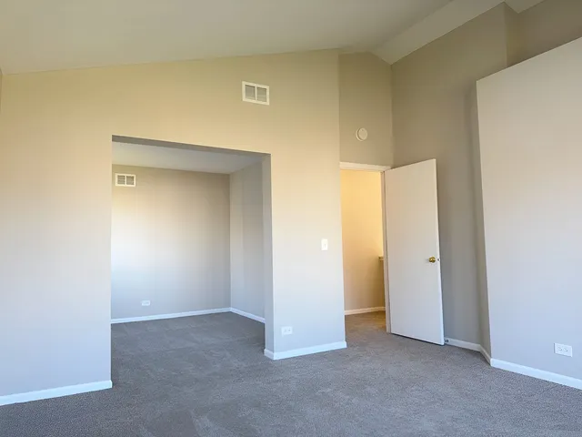 $432,500 | 1183 Moonstone Run, Lake In The Hills, IL 60156