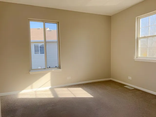 $432,500 | 1183 Moonstone Run, Lake In The Hills, IL 60156