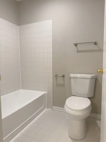 $432,500 | 1183 Moonstone Run, Lake In The Hills, IL 60156