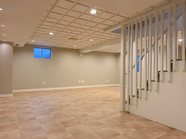 $432,500 | 1183 Moonstone Run, Lake In The Hills, IL 60156