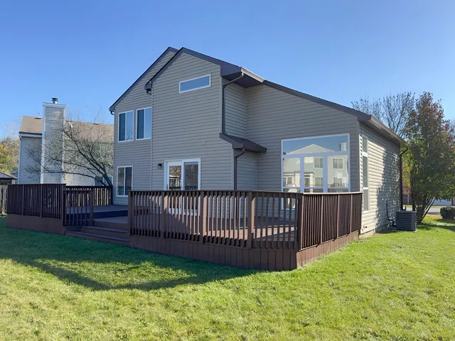 $432,500 | 1183 Moonstone Run, Lake In The Hills, IL 60156