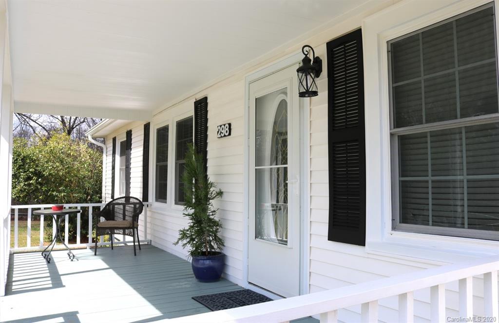 298 Griggs Road Clover, SC 29710 - Photo 4 of 25