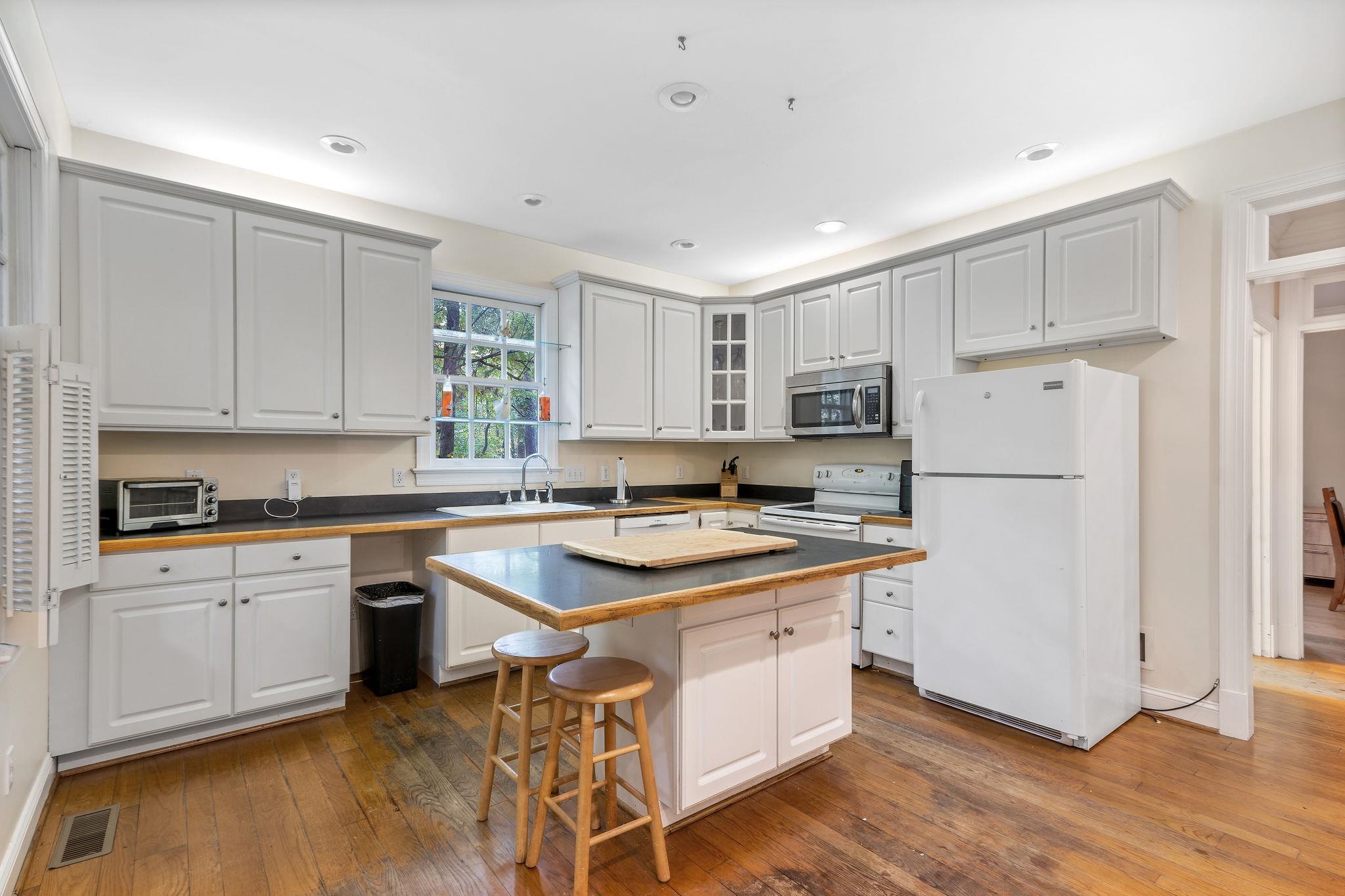 2932 Catlett Road Charlottesville, VA 22901 - Photo 8 of 34 Gallery Image 8