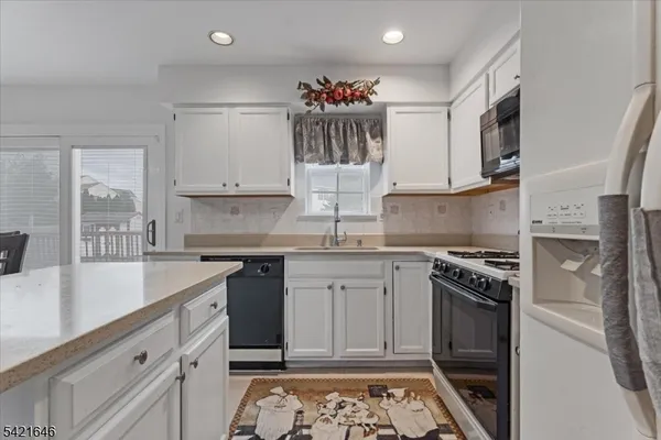 $749,000 | 15 Crossing Drive, Flanders, NJ 07836