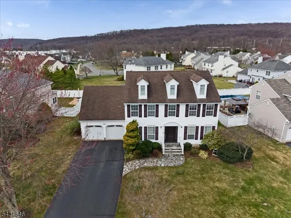 $749,000 | 15 Crossing Drive, Flanders, NJ 07836