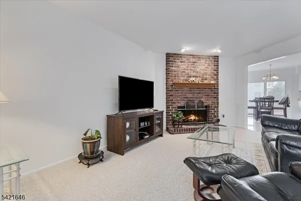 $749,000 | 15 Crossing Drive, Flanders, NJ 07836