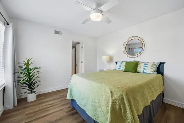 $310,000 | 217 Cimarron Trail, Unit 5, Irving, TX 75063