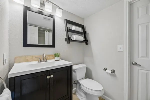 $310,000 | 217 Cimarron Trail, Unit 5, Irving, TX 75063