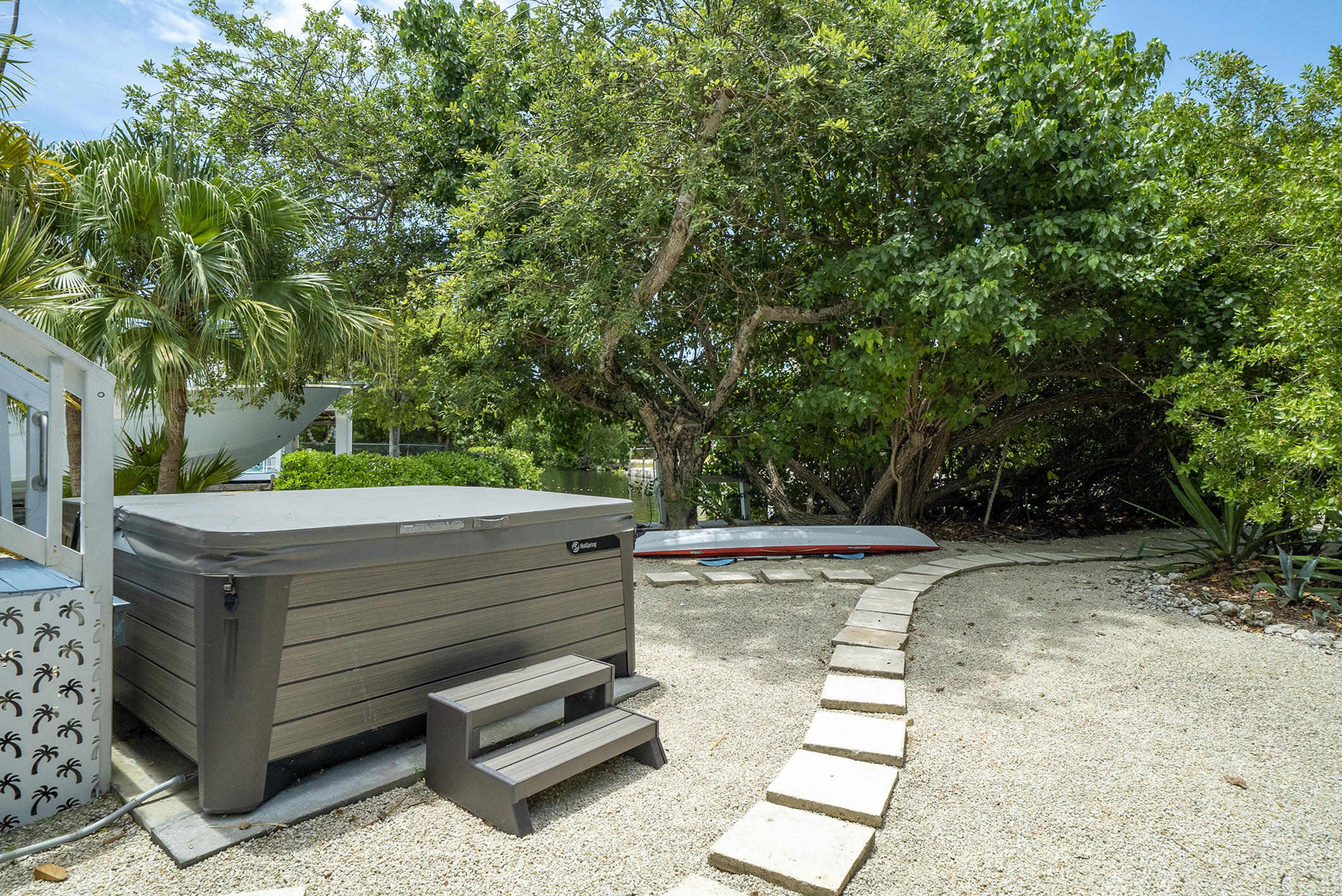 28220 County Road Summerland Key, FL 33042 - Photo 14 of 50 Hot tub, walk-way to Pool