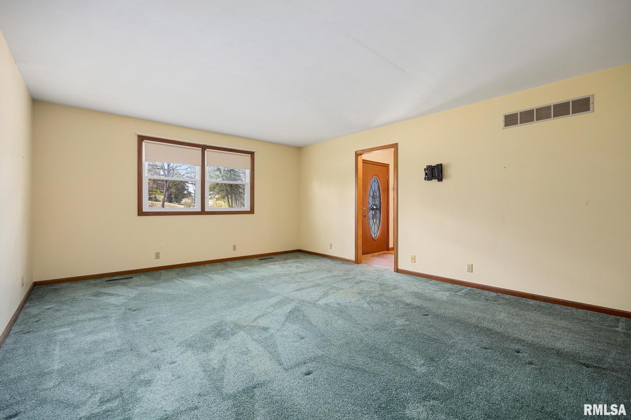 2353 Hollands Grove Road Washington, IL 61571 - Photo 10 of 41