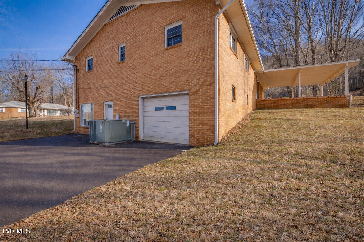 124 Echo Ridge Road Erwin, TN 37650 - Photo 3 of 47 1000046156