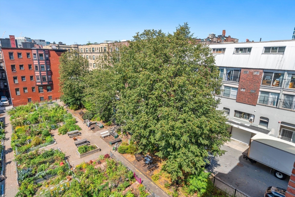 44-50 Symphony Road, Unit 403 Boston, MA 02115 - Photo 23 of 28 a view of a city with tall buildings