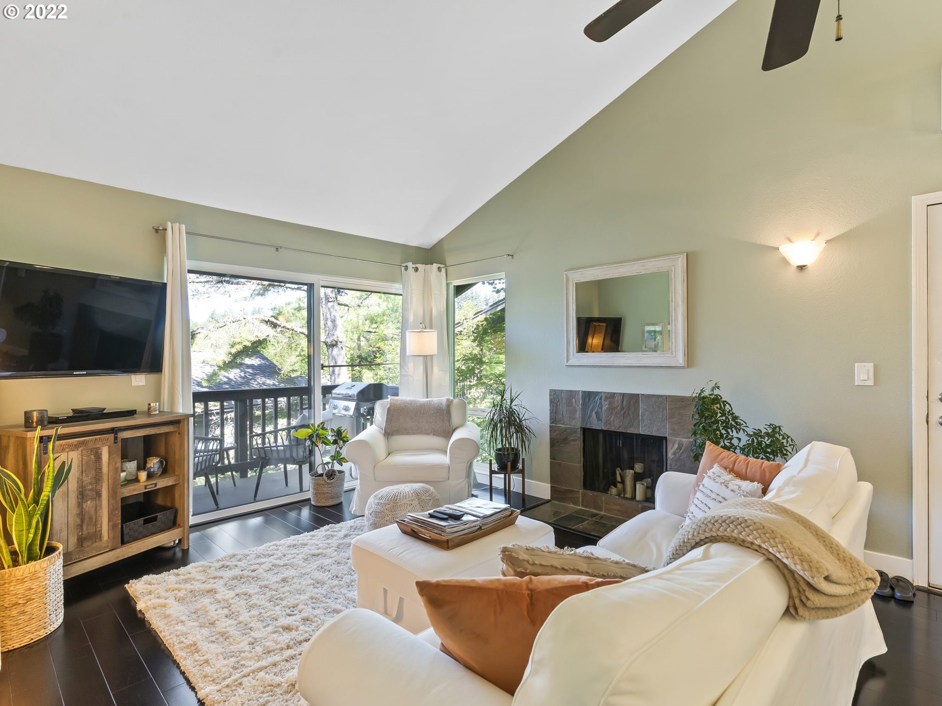 7704 Southwest Barnes Road, Unit A Portland, OR 97225 - Photo 12 of 29 Gallery Image 12