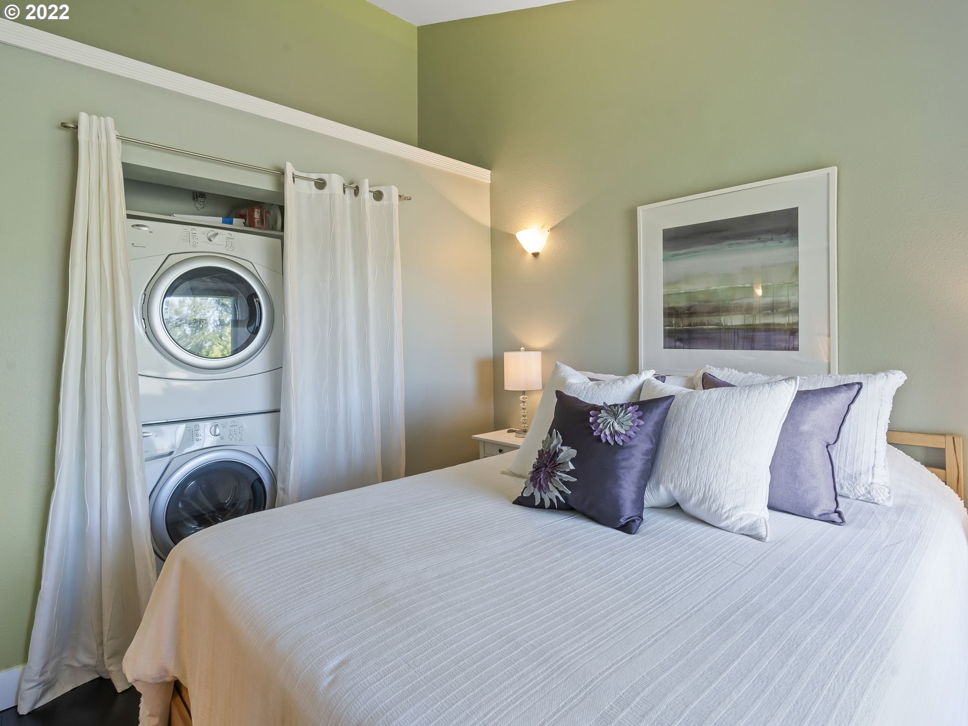 7704 Southwest Barnes Road, Unit A Portland, OR 97225 - Photo 21 of 29 Gallery Image 21