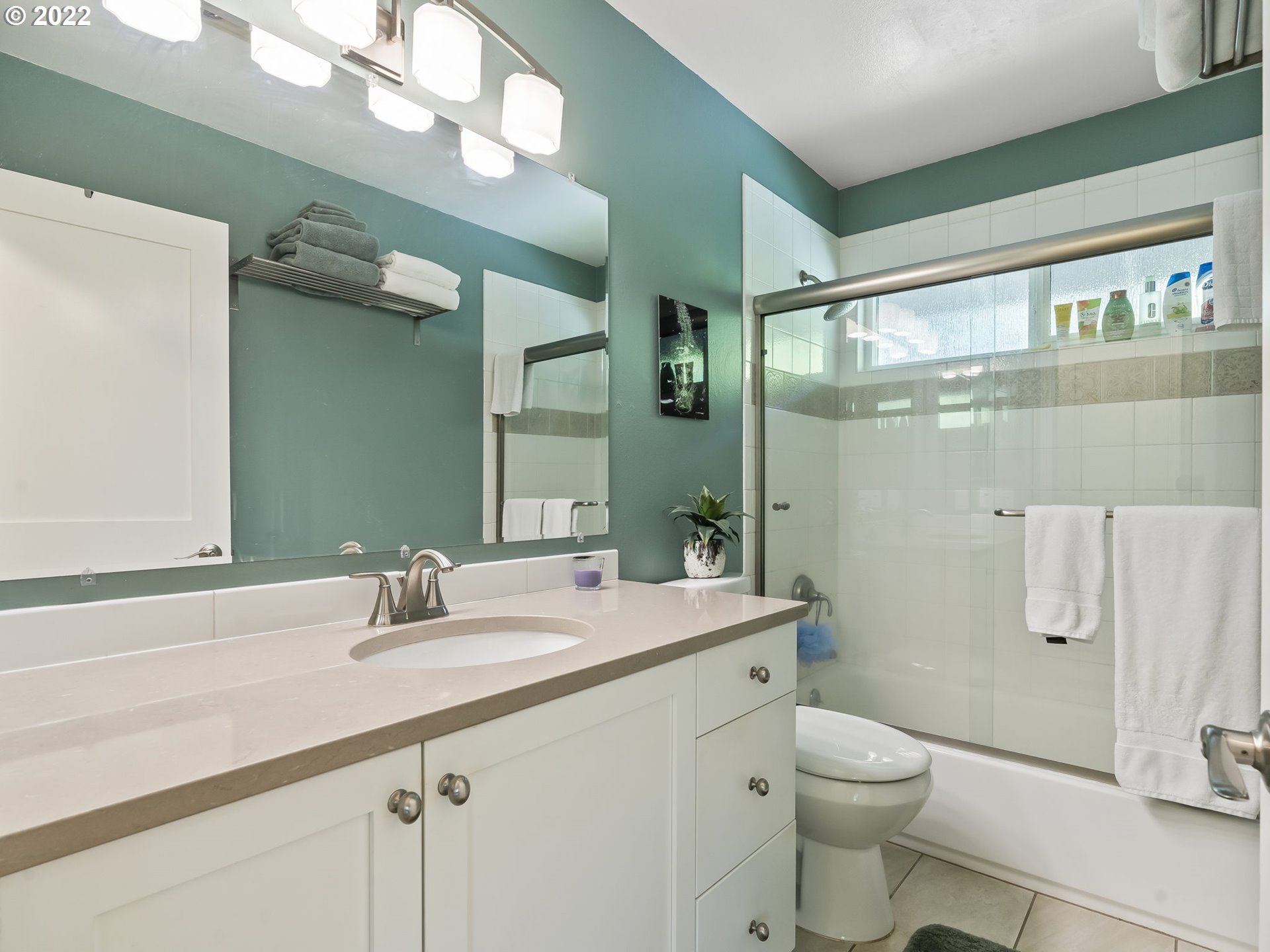 7704 Southwest Barnes Road, Unit A Portland, OR 97225 - Photo 24 of 29 Gallery Image 24
