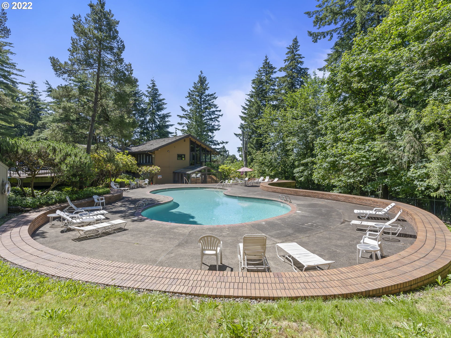 7704 Southwest Barnes Road, Unit A Portland, OR 97225 - Photo 28 of 29 Gallery Image 28