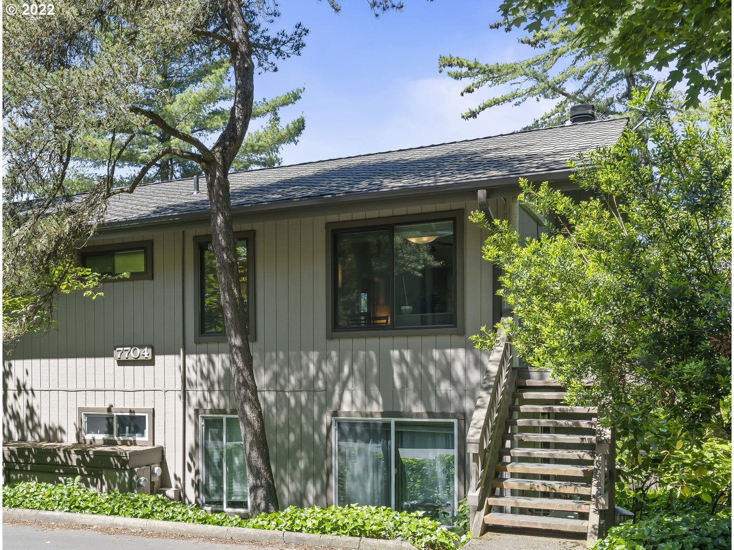 7704 Southwest Barnes Road, Unit A Portland, OR 97225 - Photo 3 of 29 Gallery Image 3