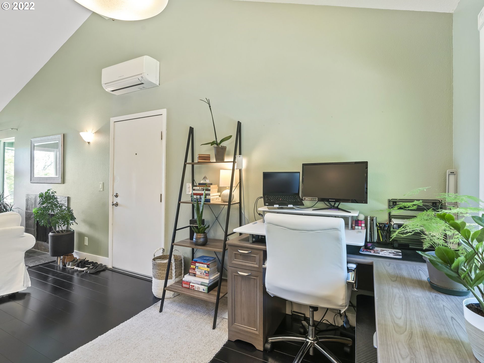 7704 Southwest Barnes Road, Unit A Portland, OR 97225 - Photo 8 of 29 Gallery Image 8