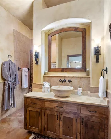 $1,200,000 | 660 County Road 1334, Pittsburg, TX 75686