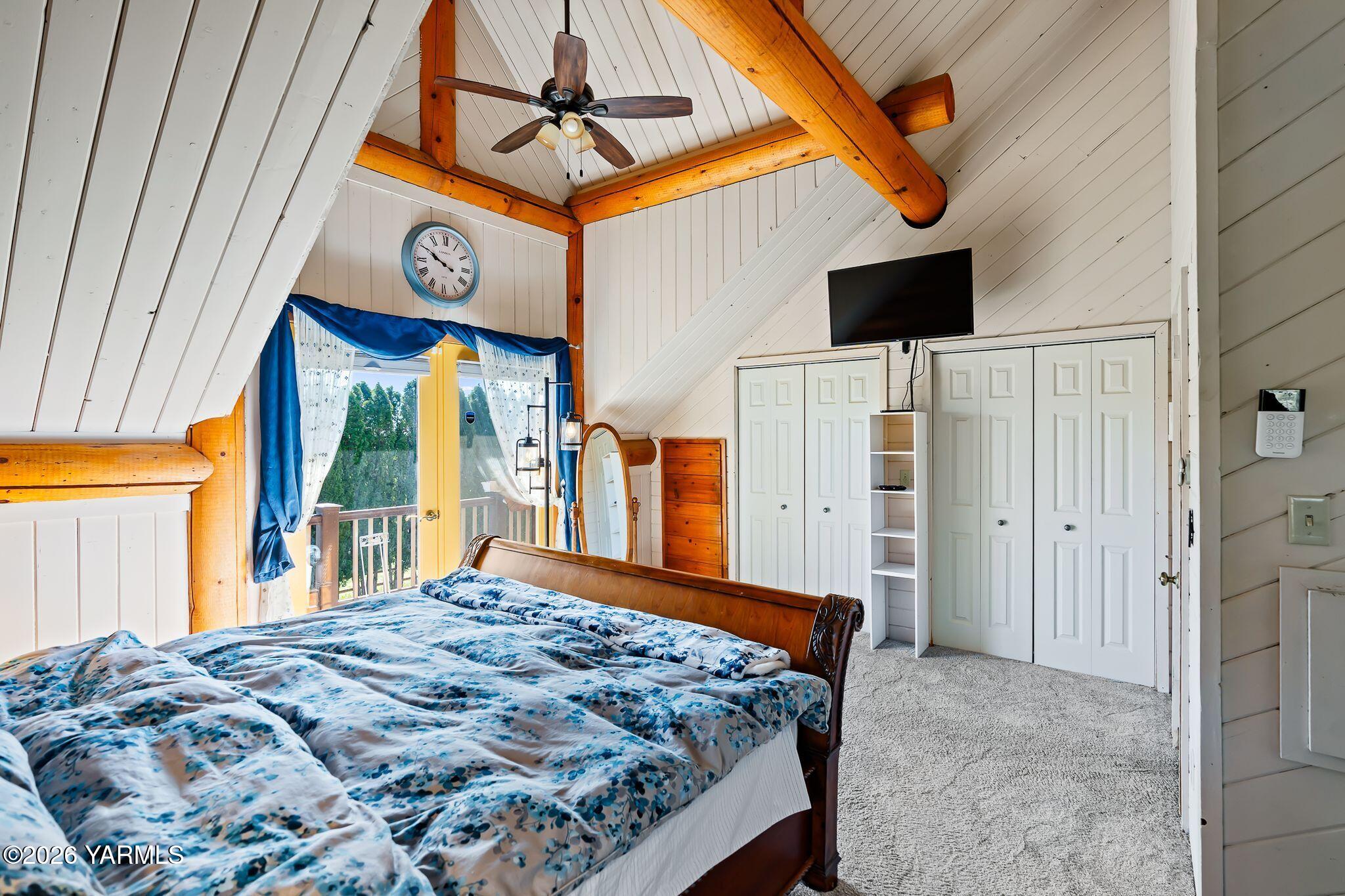 2550 Kays Road Wapato, WA 98951 - Photo 23 of 52 a bedroom with a bed a window and dresser