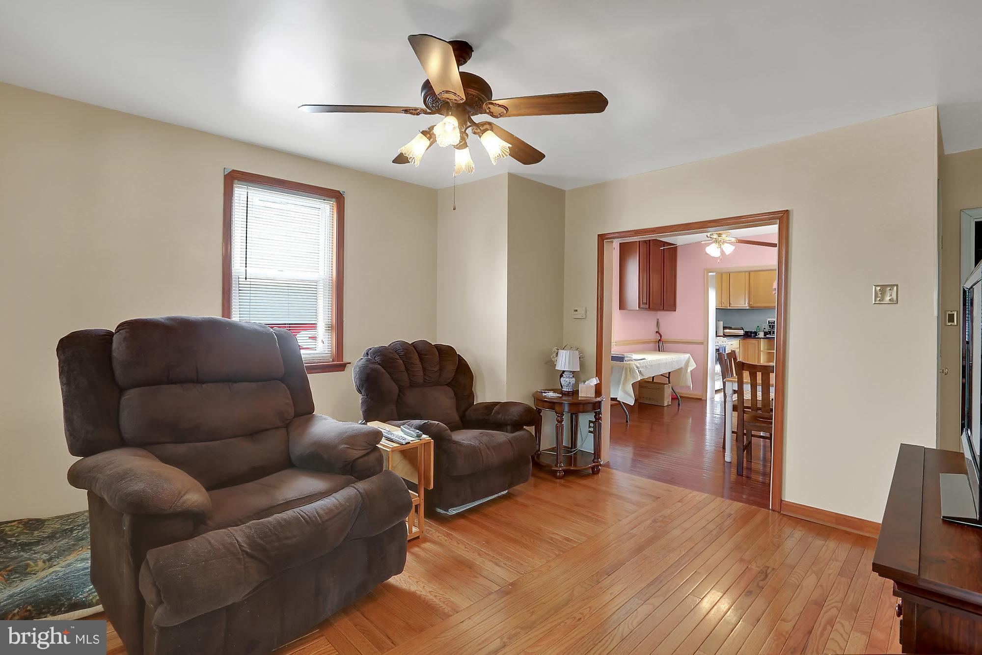224 Ashwood Road Baltimore, MD 21222 - Photo 6 of 30 Living Room
