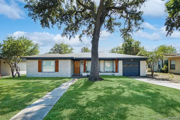 $1,700 | 56 Ewing Place, San Antonio, TX 78201