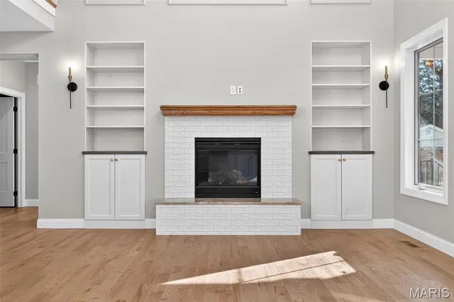 $2,100,000 | 216 West Essex Avenue, St. Louis, MO 63122