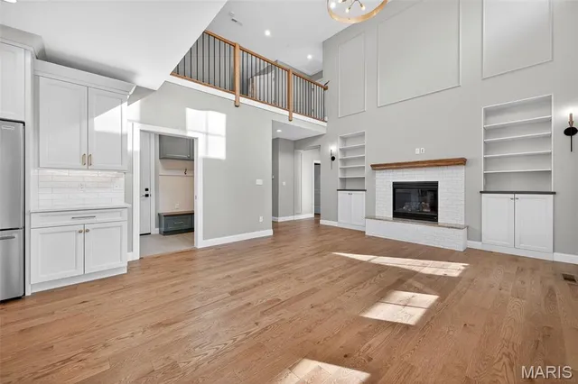 $2,100,000 | 216 West Essex Avenue, St. Louis, MO 63122