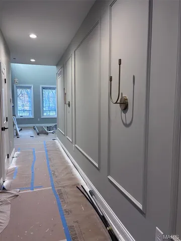 $2,100,000 | 216 West Essex Avenue, St. Louis, MO 63122