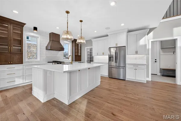 $2,080,000 | 216 West Essex Avenue, St. Louis, MO 63122
