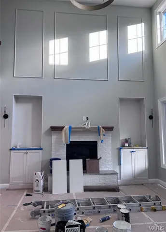 $2,100,000 | 216 West Essex Avenue, St. Louis, MO 63122