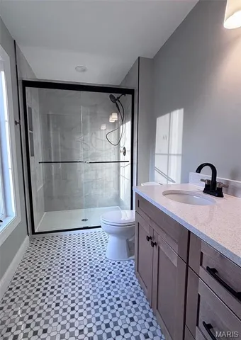 $2,100,000 | 216 West Essex Avenue, St. Louis, MO 63122