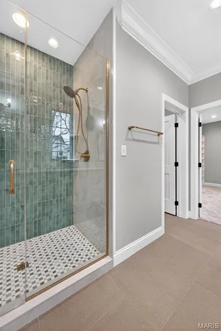 $2,100,000 | 216 West Essex Avenue, St. Louis, MO 63122