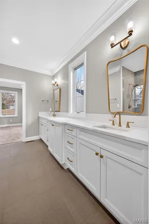 $2,080,000 | 216 West Essex Avenue, St. Louis, MO 63122