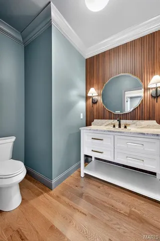 $2,100,000 | 216 West Essex Avenue, St. Louis, MO 63122