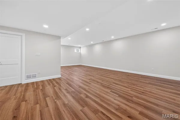 $2,080,000 | 216 West Essex Avenue, St. Louis, MO 63122