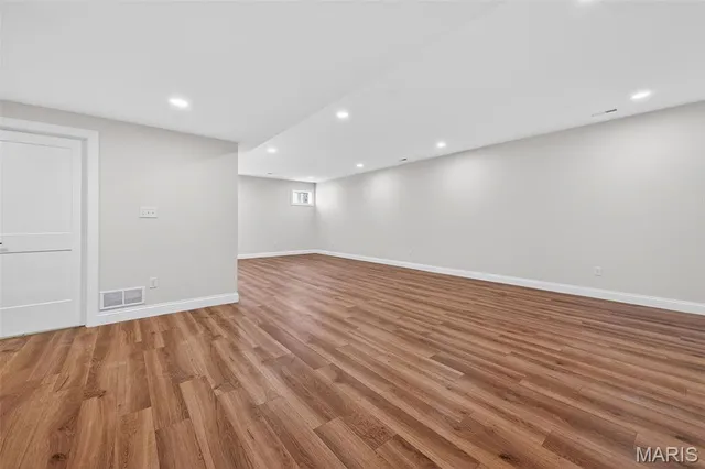 $2,100,000 | 216 West Essex Avenue, St. Louis, MO 63122