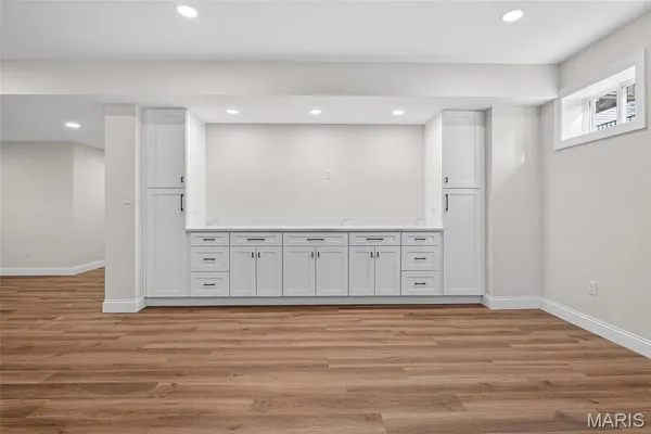 $2,080,000 | 216 West Essex Avenue, St. Louis, MO 63122