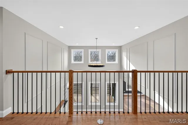 $2,100,000 | 216 West Essex Avenue, St. Louis, MO 63122