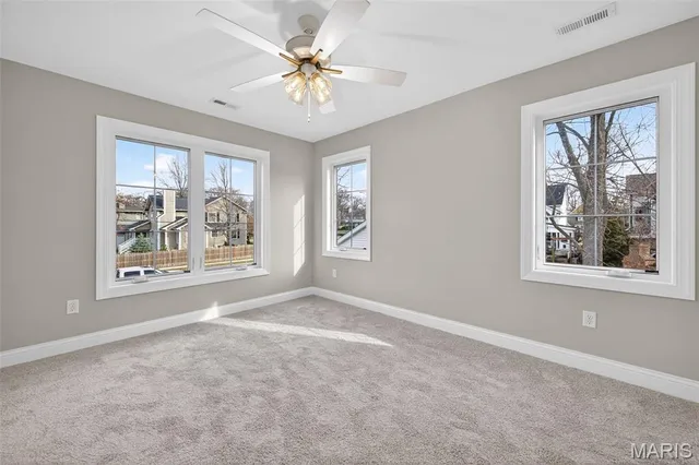 $2,100,000 | 216 West Essex Avenue, St. Louis, MO 63122