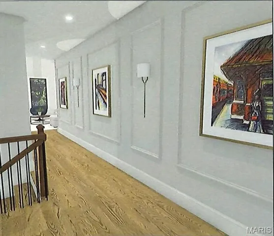 $2,100,000 | 216 West Essex Avenue, St. Louis, MO 63122