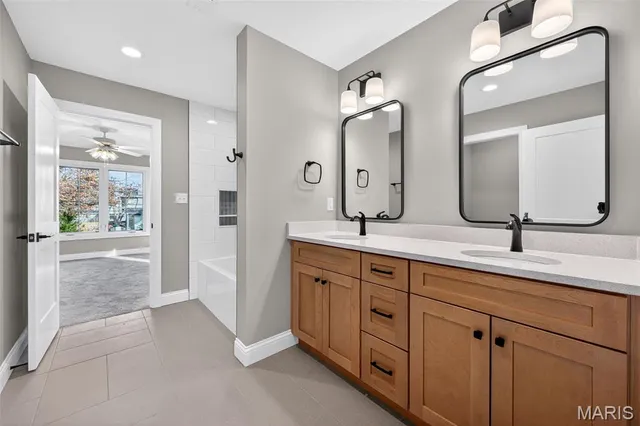 $2,100,000 | 216 West Essex Avenue, St. Louis, MO 63122